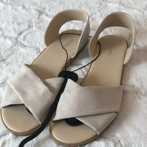 NOT FOR SALE!!—Divided sandals